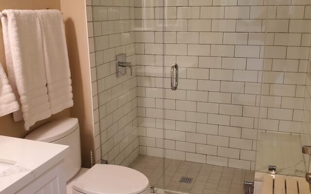 Work-Friendly Oceanfront Condo with Pool and Spa Access SURF25 by RedAwning