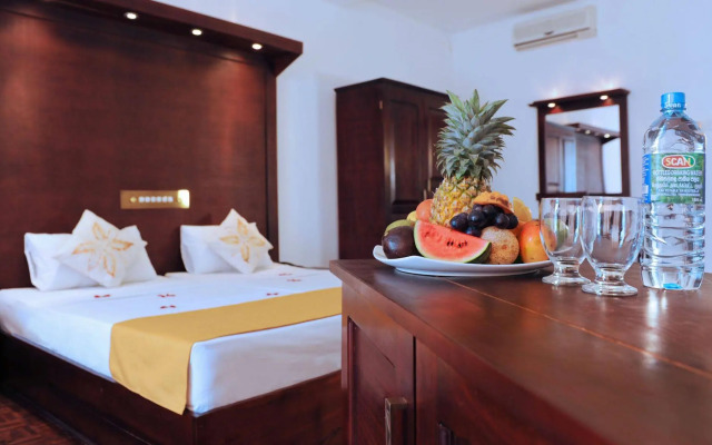 Golden Star Beach Hotel