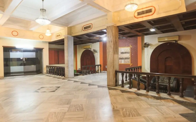 OYO 27783 Hotel Rajmahal Inn