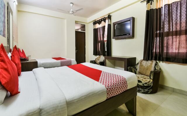 OYO 16170 Bansiya Palace