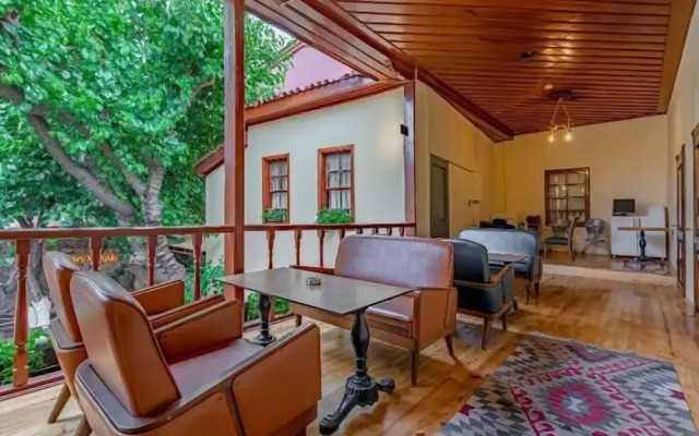 Tarihi Sarı Konak