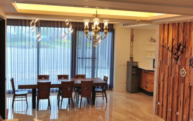 Qian Qian Riverside B&B