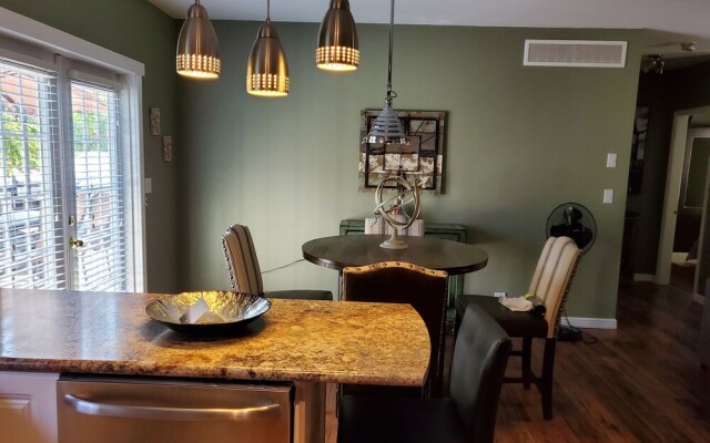 Prosecco Palazzo At Peachland 1 Bedroom Home by Redawning