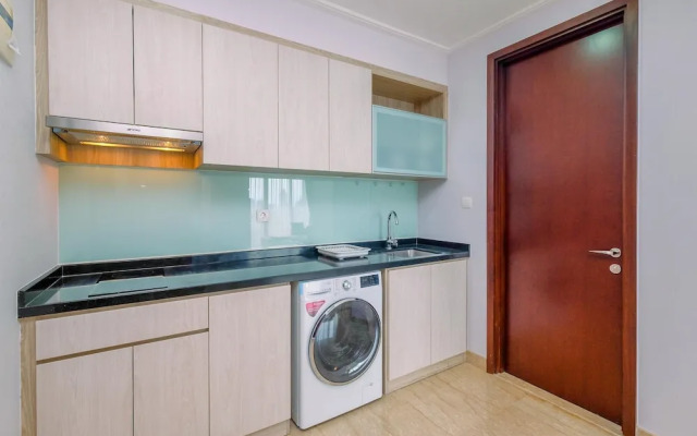 Elegant And Comfy 2Br At Menteng Park Apartment