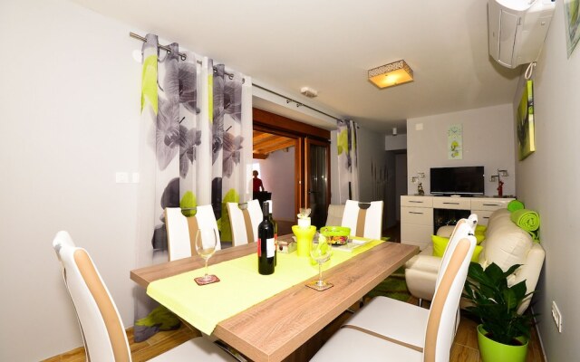 Holiday Home Belmondo