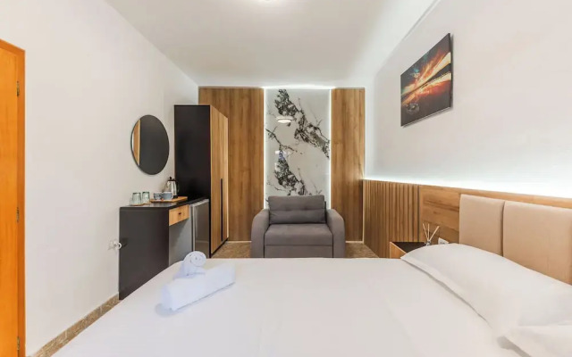 ApartHotel by PikHost
