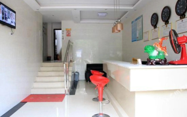 Qingzhu Hotel · Ao7 Boutique (Wuhan Wuhuan Avenue Subway Station)