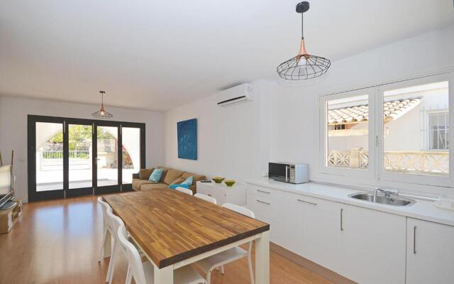 Rufo House