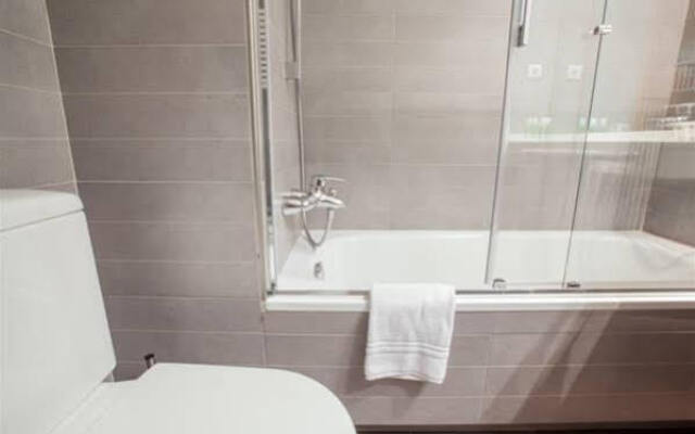 Izaka Apartments D377