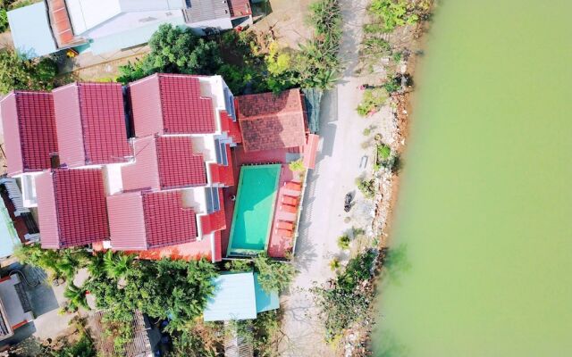 Blue River Villa Homestay