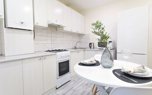 Апартаменты Версаль Апартментс на бульваре Олега Волкова, д. 3