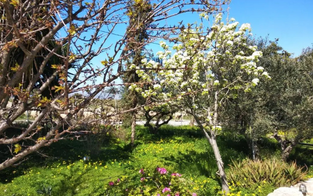 Villa Serapis Aletraki Off grid