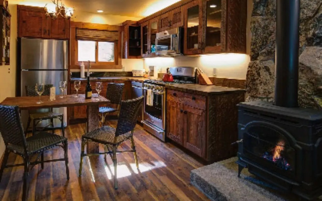 Cedar Glen Lodge