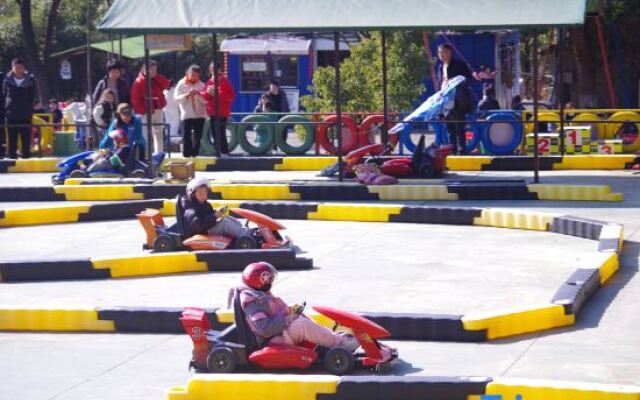 Huyun Mountain House