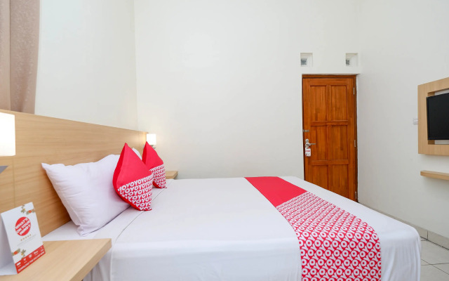 Trision Hostel by OYO Rooms