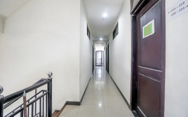 Hotel O Genteng Near Genteng Market Formerly Uno Hotel