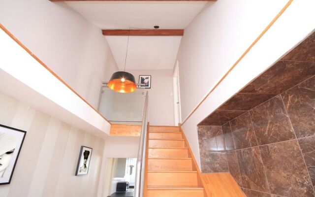 Exquisite Templebar Penthouse