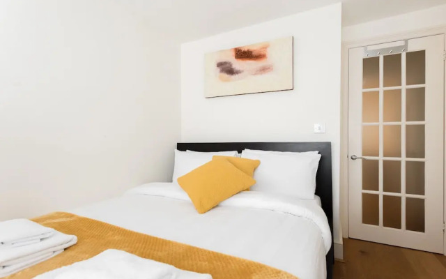 Platinum Apartment Next to Westminster 9983