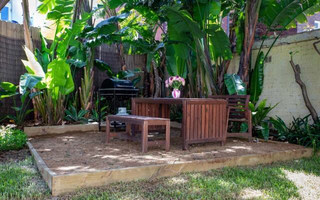 2 Bedroom Garden Apartment by Bondi Beach