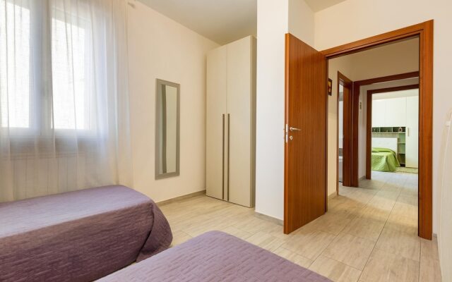 2123 Appartamento White and Red