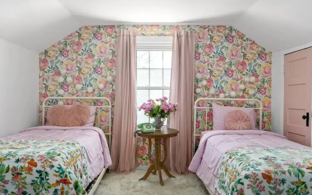 The Pink & Old Clarksville House