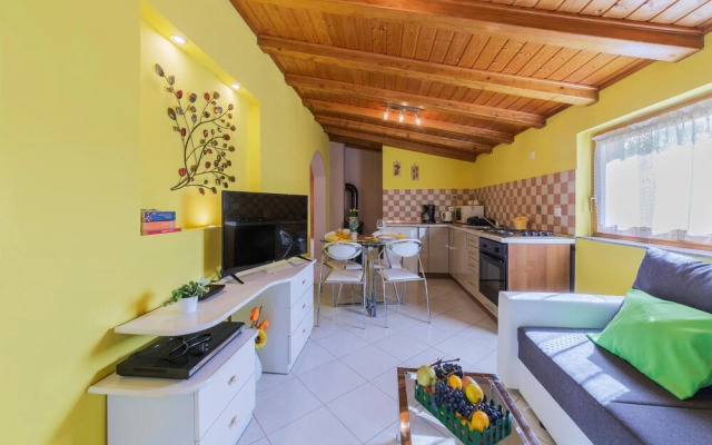 Stunning Apartment in Valtura With 1 Bedrooms