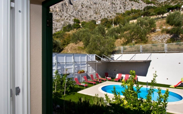 Holiday house Miho - with pool : Omis, Riviera Omis
