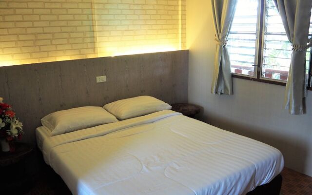 T T Hostel Kanchanaburi