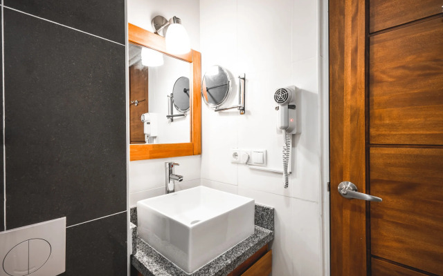 City Suites Beach Hotel