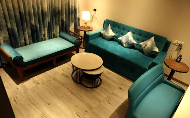 The Excellency by OYO Rooms
