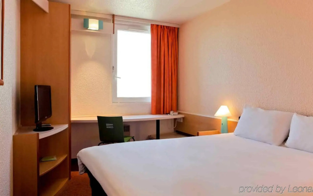 ibis Lyon Est Bron