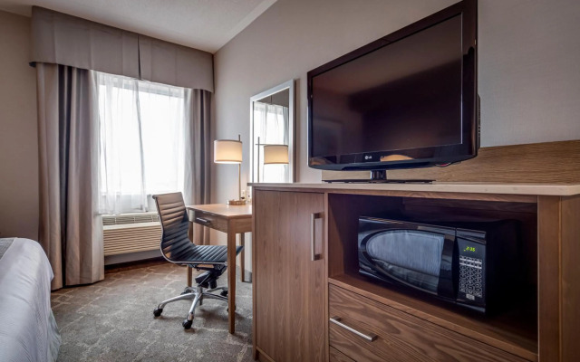 Monte Carlo Inn Vaughan Suites