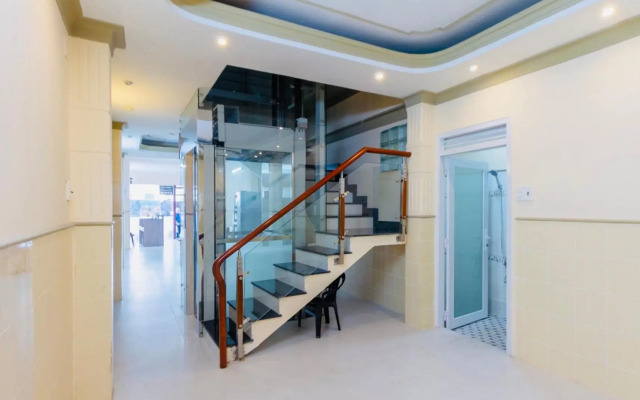 Home Away Homestay, City Center, D1