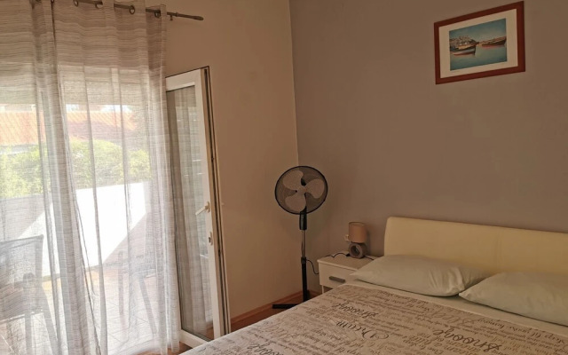 Apartments Mira