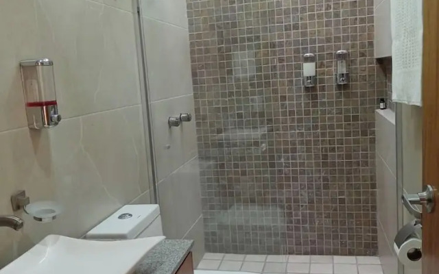 Hotel & Suites Punto Oriente