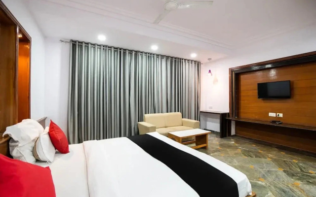 The Grand Mid Way by OYO Rooms