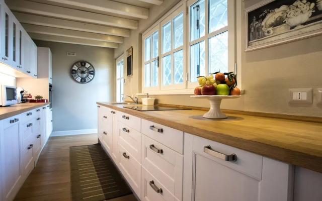 Holiday Home in Magione With Lake View & Pool