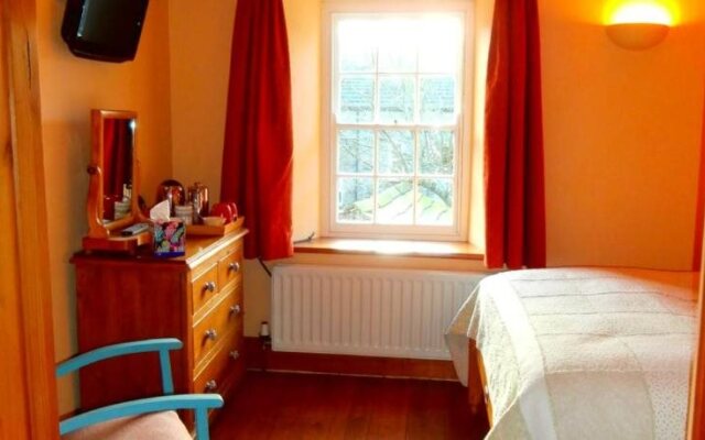 Riverside B & B