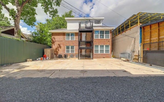 Pet-friendly Houston Apartment: 1 Mi to Downtown!