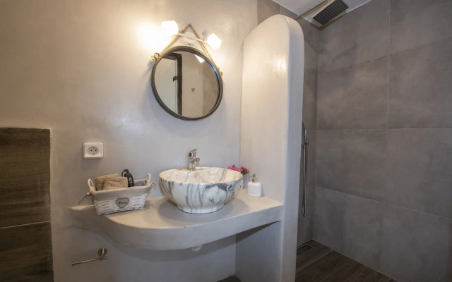 Myrsini's Luxury Suites