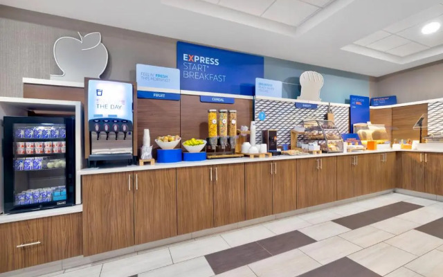 Holiday Inn Express Hotel & Suites Kansas City - Grandview