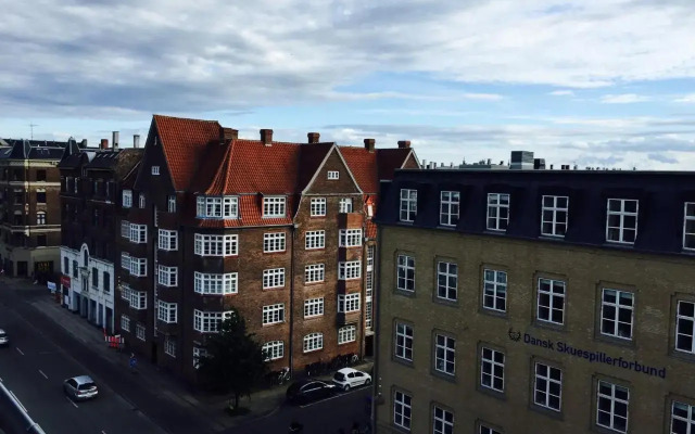 Central & Cosy Studio + Free Bikes & Netflix
