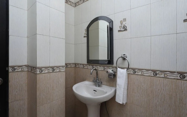 OYO 14875 The Imperial Residency