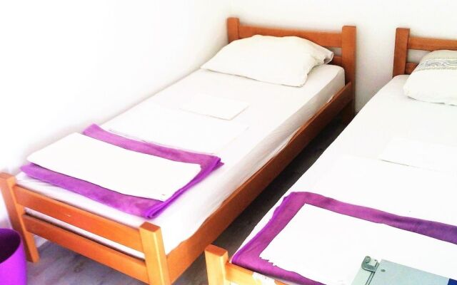 Hostel Kris