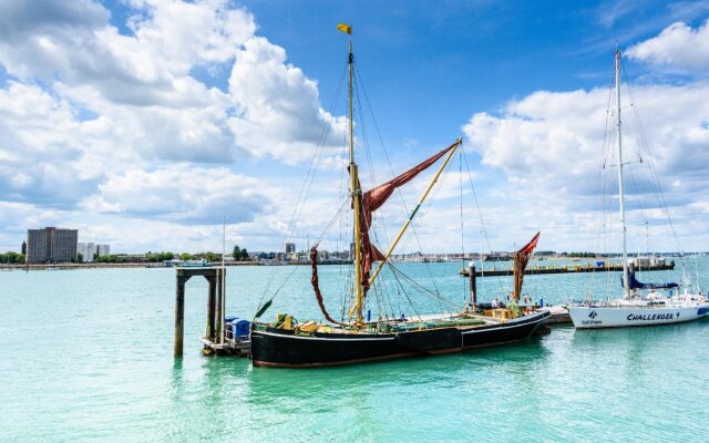 Holiday Inn Express Portsmouth - Gunwharf Quays by IHG