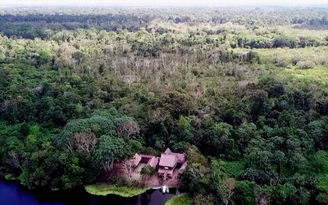 Yaku Amazon Lodge & Expeditions