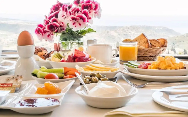 Hill View Restaurant & Apartments