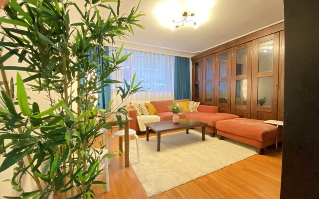 Sleek and Central Flat With Backyard in Sisli