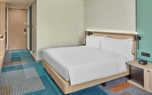 Holiday Inn & Suites Makati by IHG