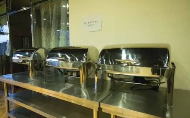 Super 8 Hotel (Changbaishan KFC)